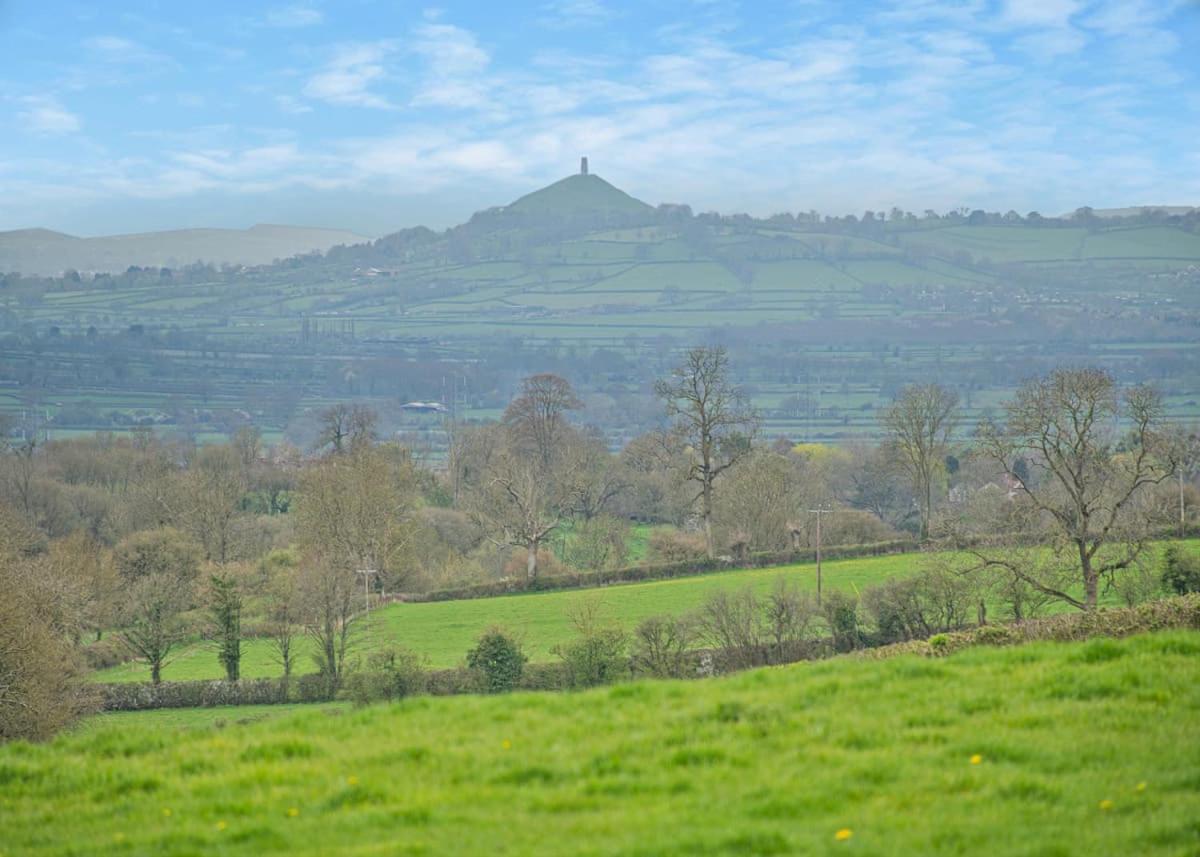 Midsomer Lodges Pilton Bagian luar foto