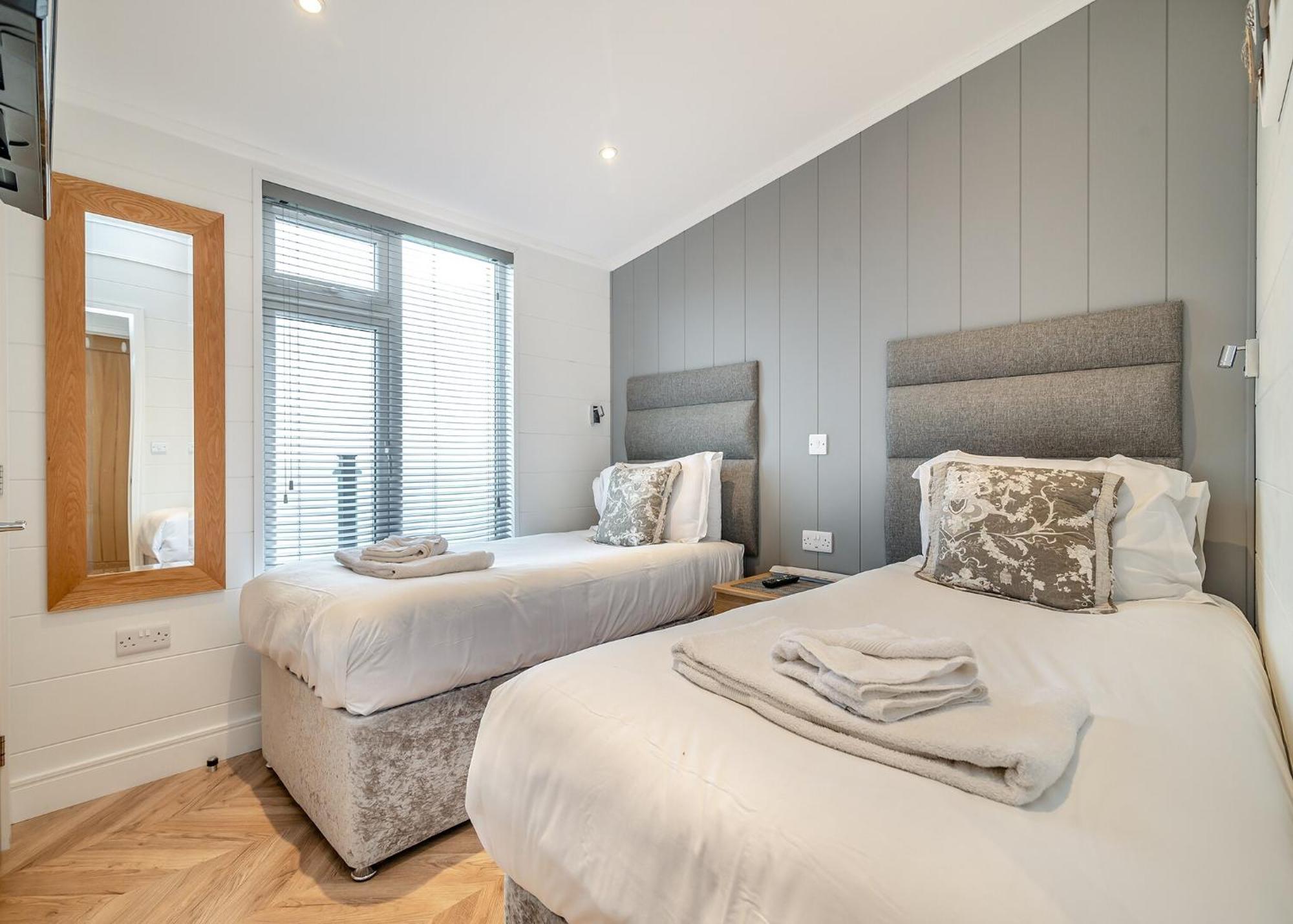Midsomer Lodges Pilton Ruang foto